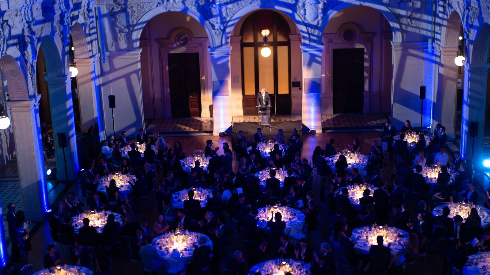 Prestataire éclairage pour un événement d'entreprise au Palais de la Bourse à Lyon