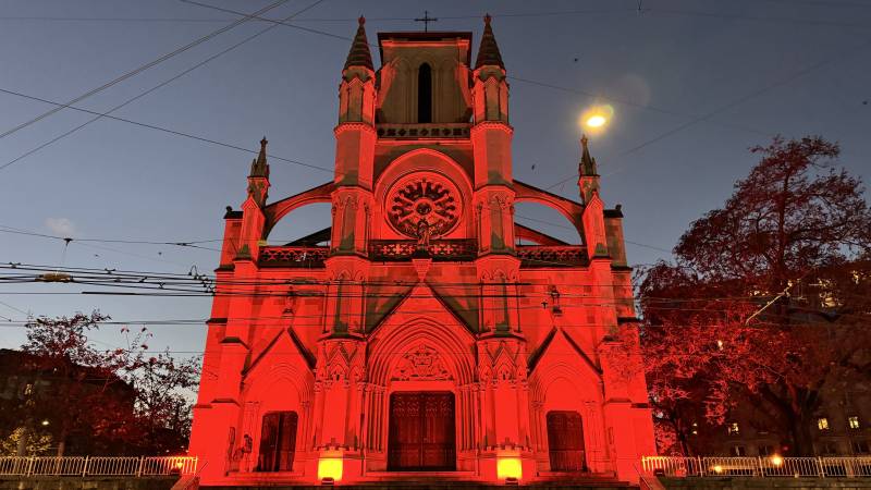 Eclairage architectural d'un édifice religieux pour un événement ponctuel à Genève