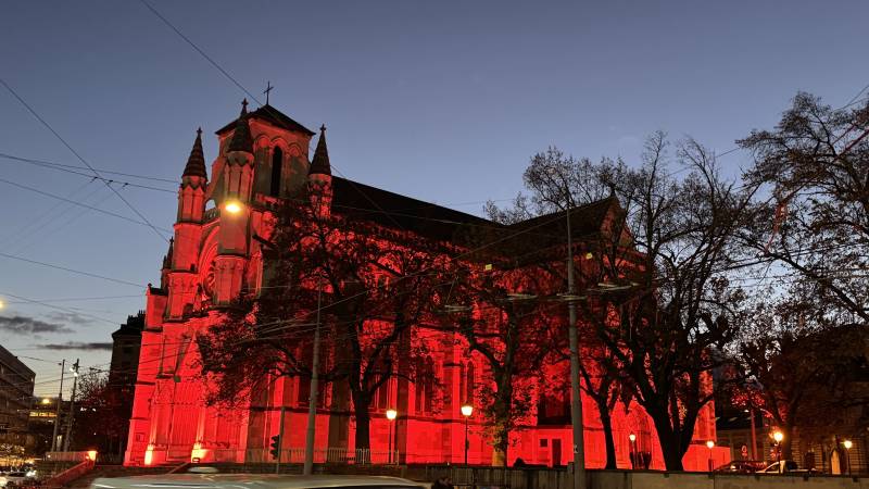 Eclairage éphémère de la Basilique Notre-Dame à Genève pour la Nuit des Témoins