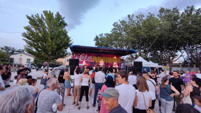 Montage de scène, sonorisation et mise en lumière pour un concert en région Auvergne Rhône Alpes