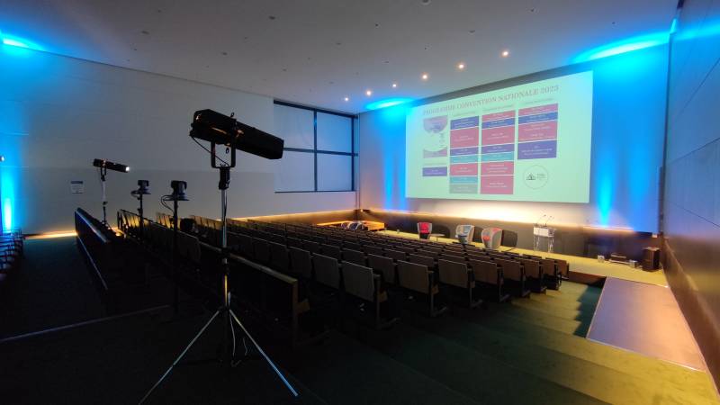 Gestion technique de régie vidéo pour une conférence à Paris