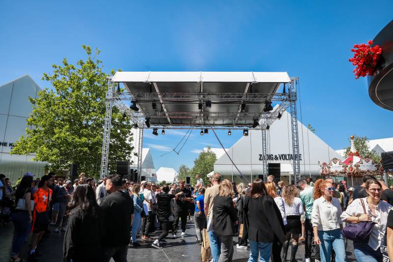 Prestation technique événementielle pour le spectacle artistique et festif Circus de The Village près de Lyon