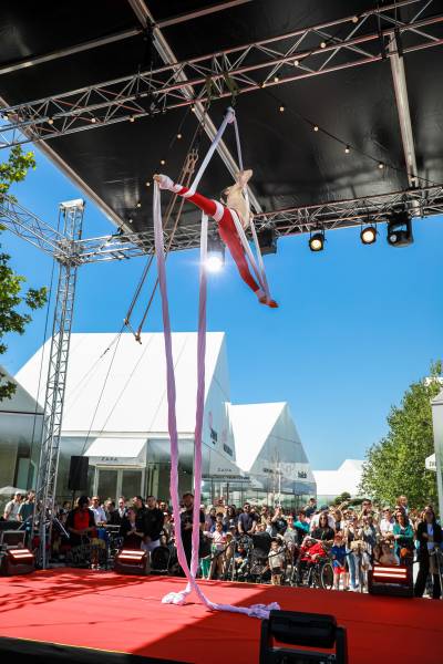 Installation structure métallique pour une scène et une couverture près de Lyon