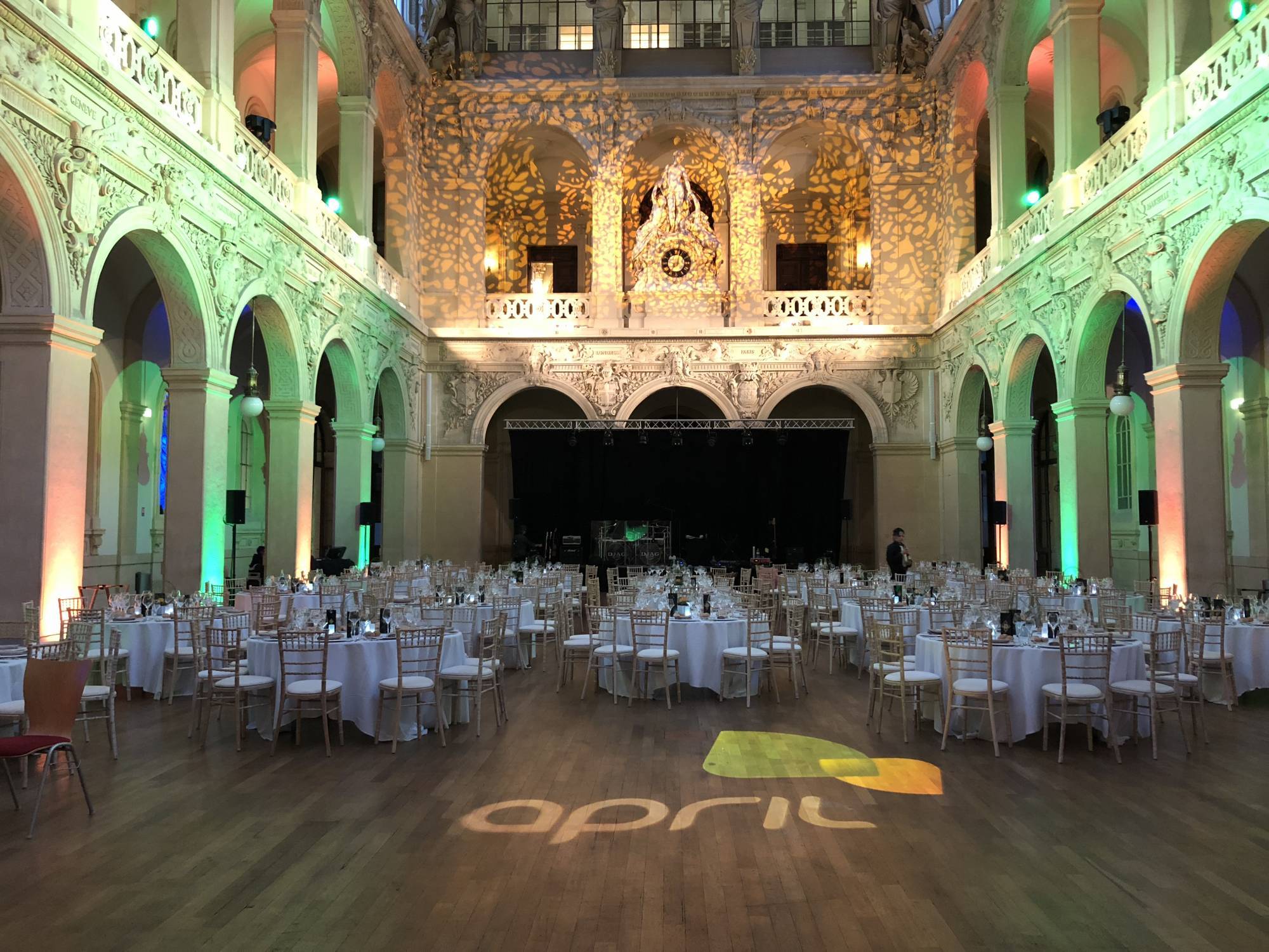 Prestataire technique pour la société APRIL pour événement professionnel au Palais de la Bourse à Lyon 2