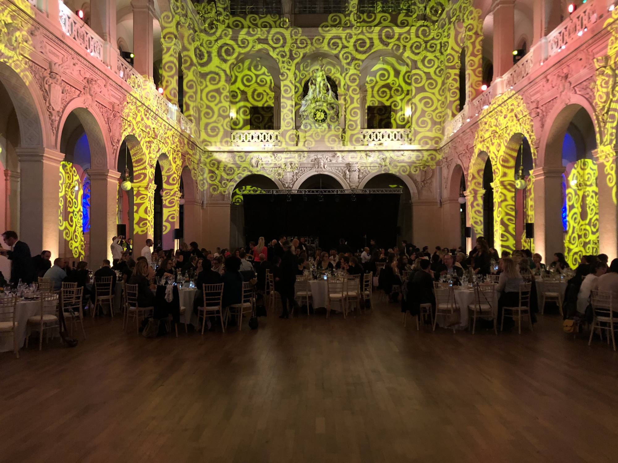 Sonorisation, lumière, vidéo pour convention Groupe CASINO à la Sucrière à Lyon 2