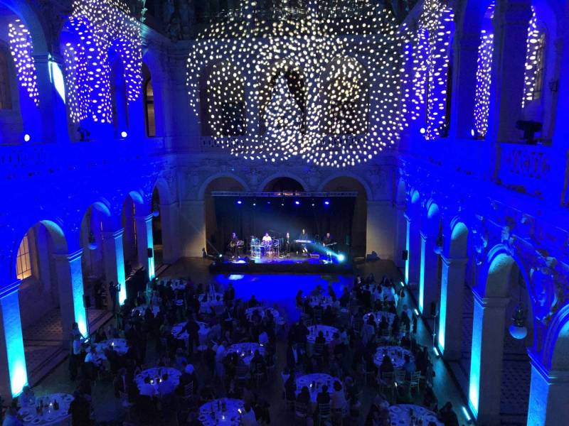 Créer une scénographie qui marque les esprits : comment jouer avec les émotions ?