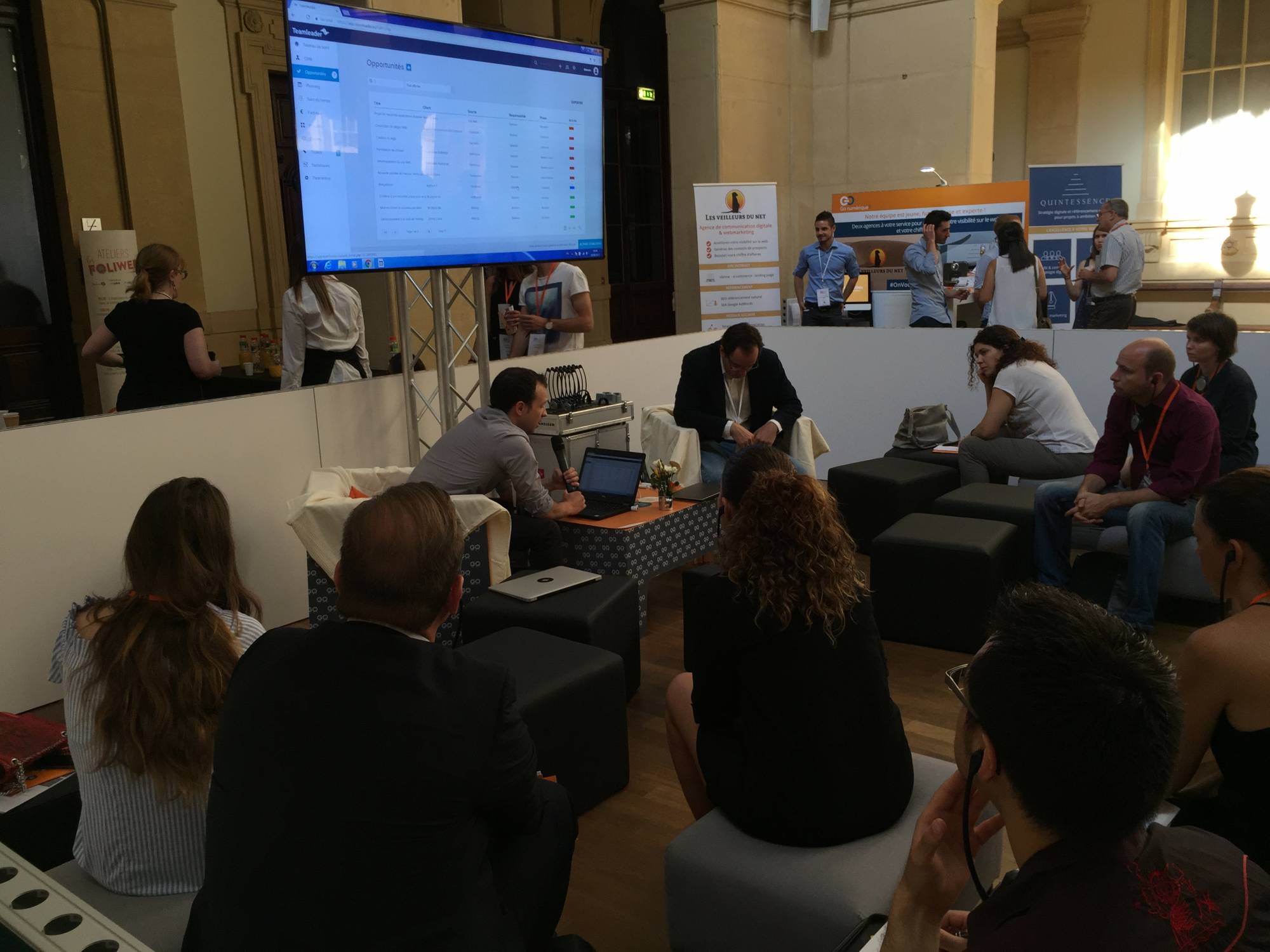 Installateur vidéos salle corbeille CCI Lyon