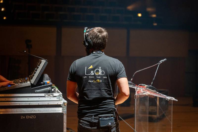 Choisir son prestataire audiovisuel pour la sonorisation et l'éclairage d'un festival et concerts à Lyon ou en France : 3 critères essentiels