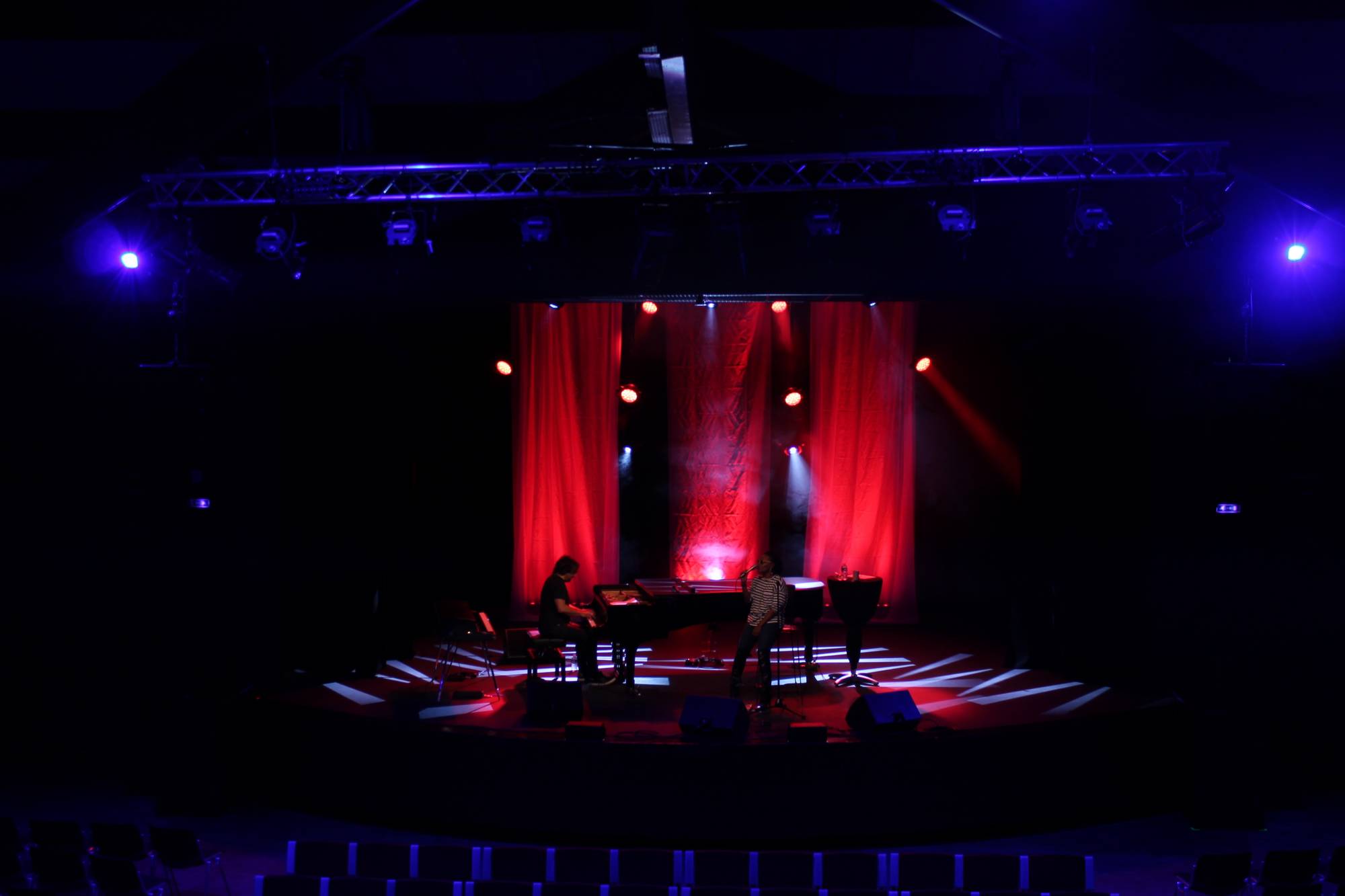 Installation de son et de lumière pour salle de concert région Rhône-Alpes