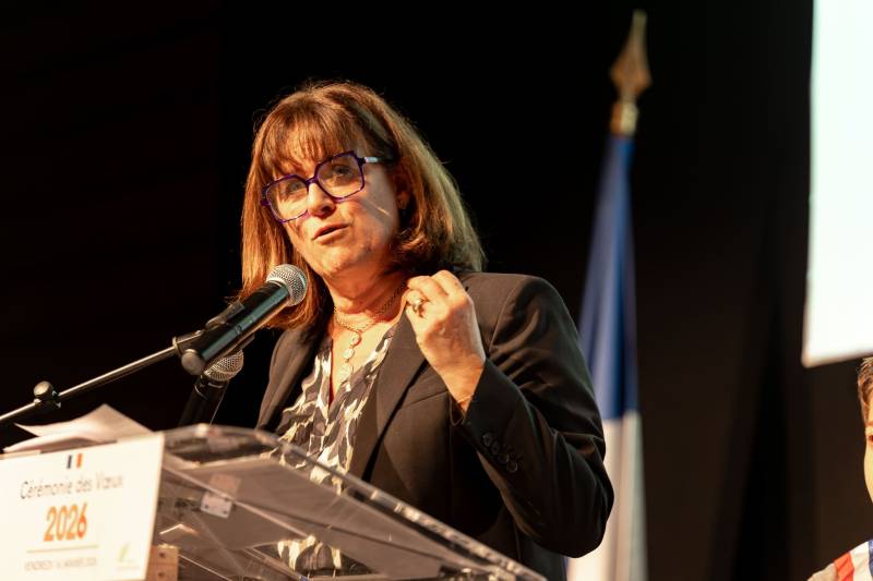 Prestation lumière et vidéoprojection pour la cérémonie des vœux du maire de Sainte-Foy-lès-Lyon 2026 : une mise en lumière chaleureuse et conviviale