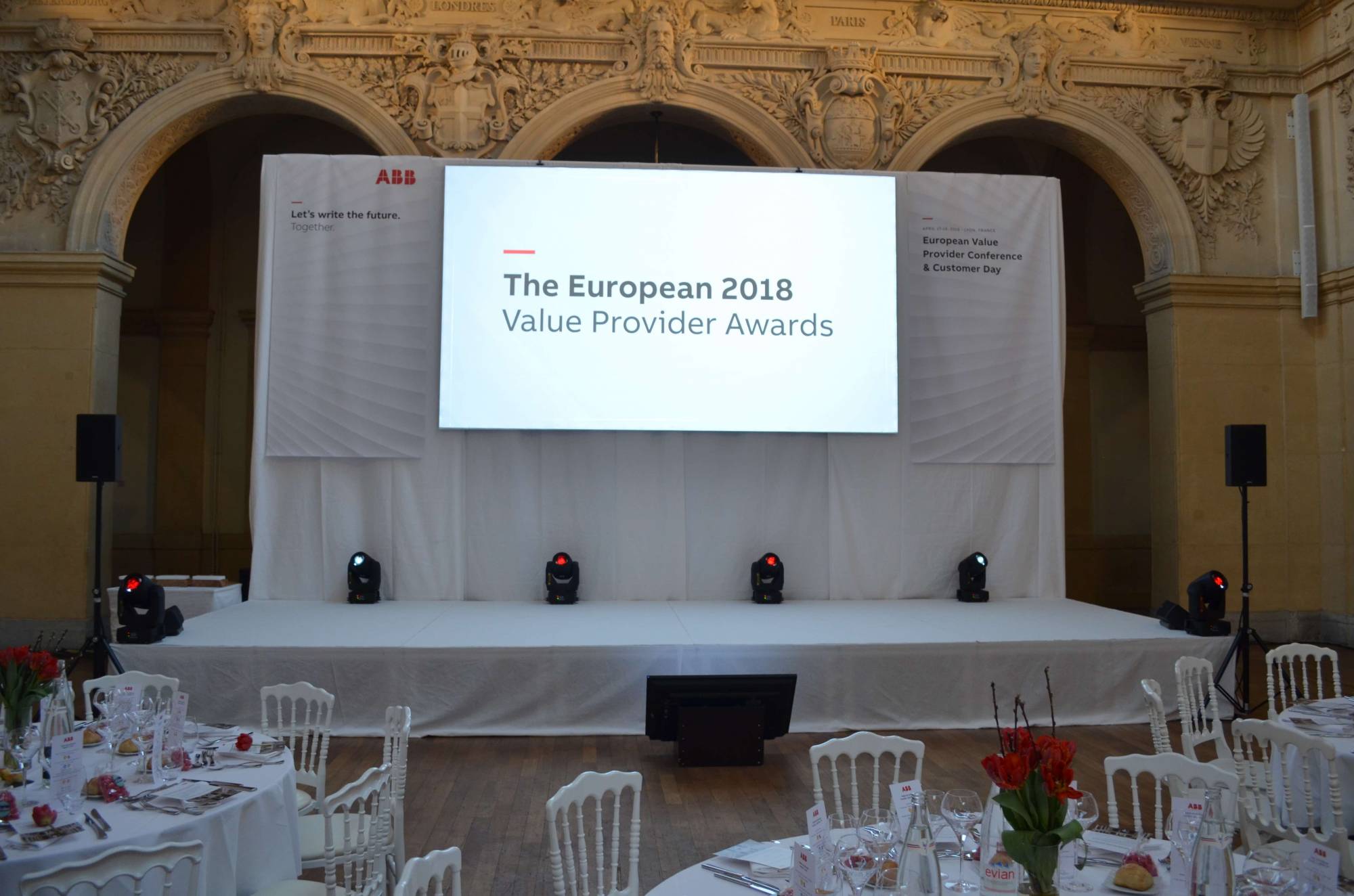 Location scène pour discours à Lyon