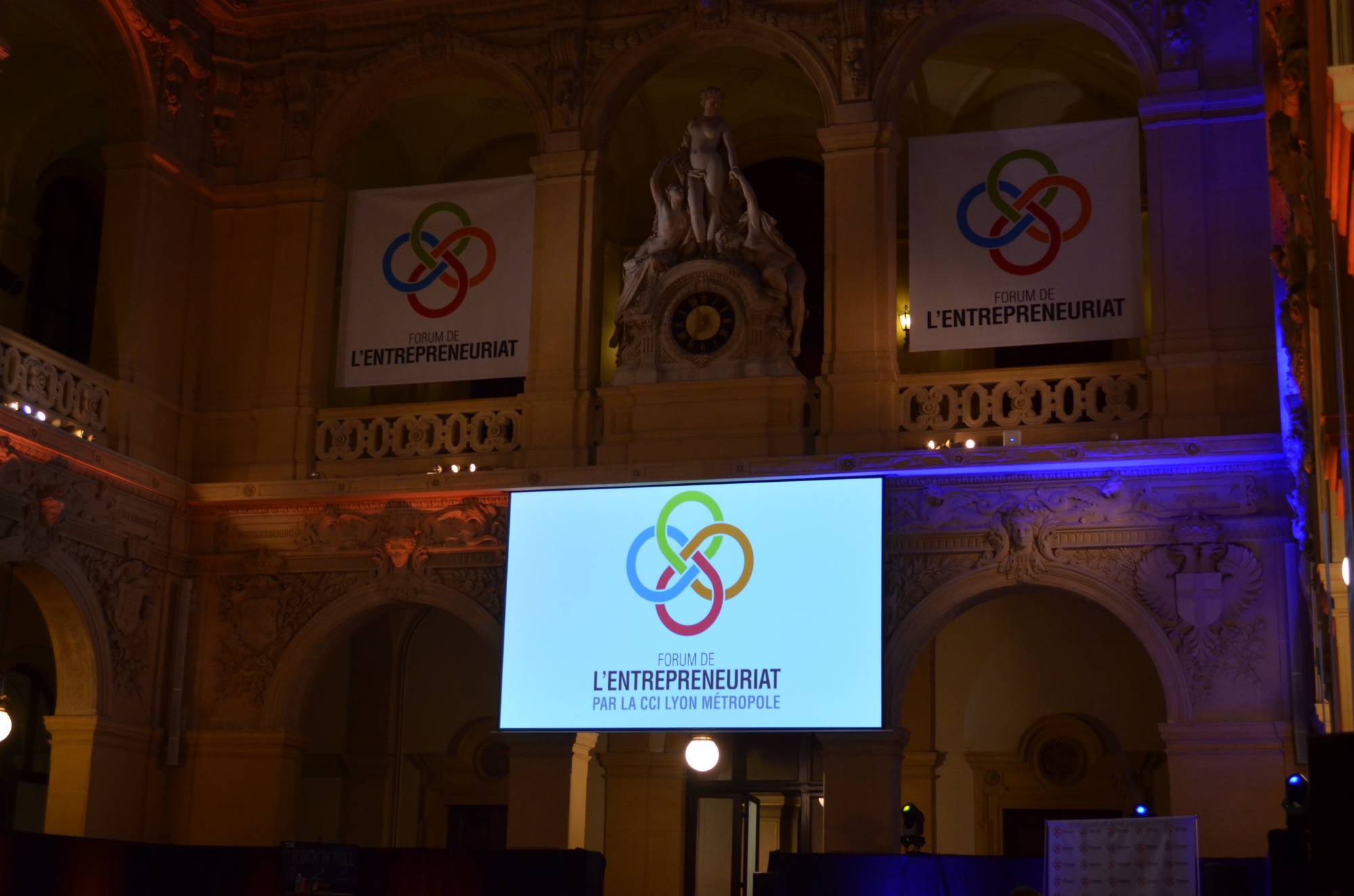 Vidéo-projection dans la salle de la Corbeille forum de l’entrepreneuriat à la CCI de Lyon