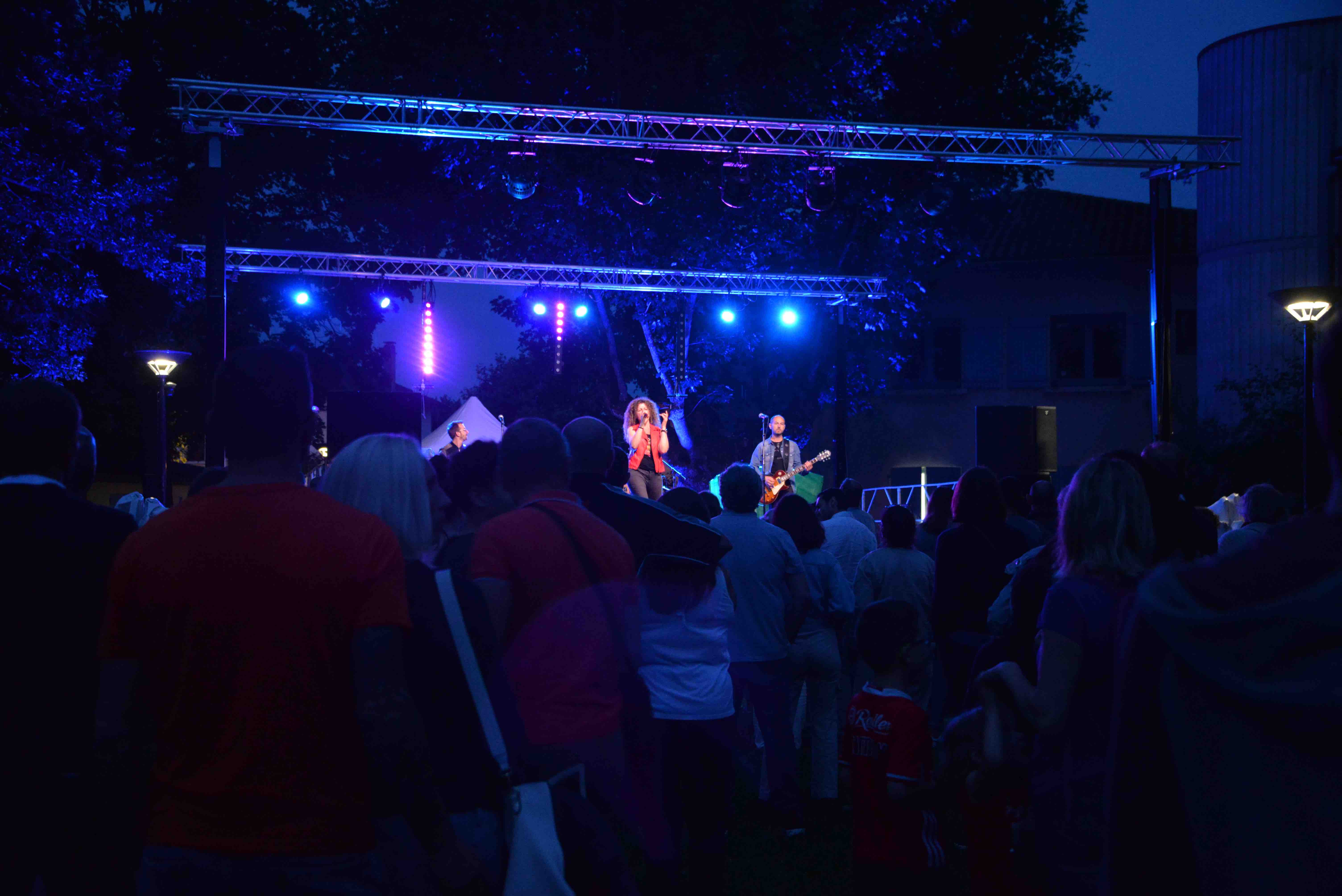 Fête de la musique Brignais, location sonorisation et mise en lumière de la scène