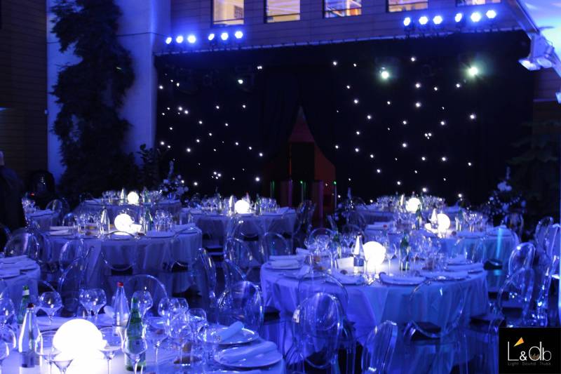 Mise en lumière et sonorisation pour un événement d'entreprise de fin d'année à Lyon, dans la région Auvergne-Rhône-Alpes