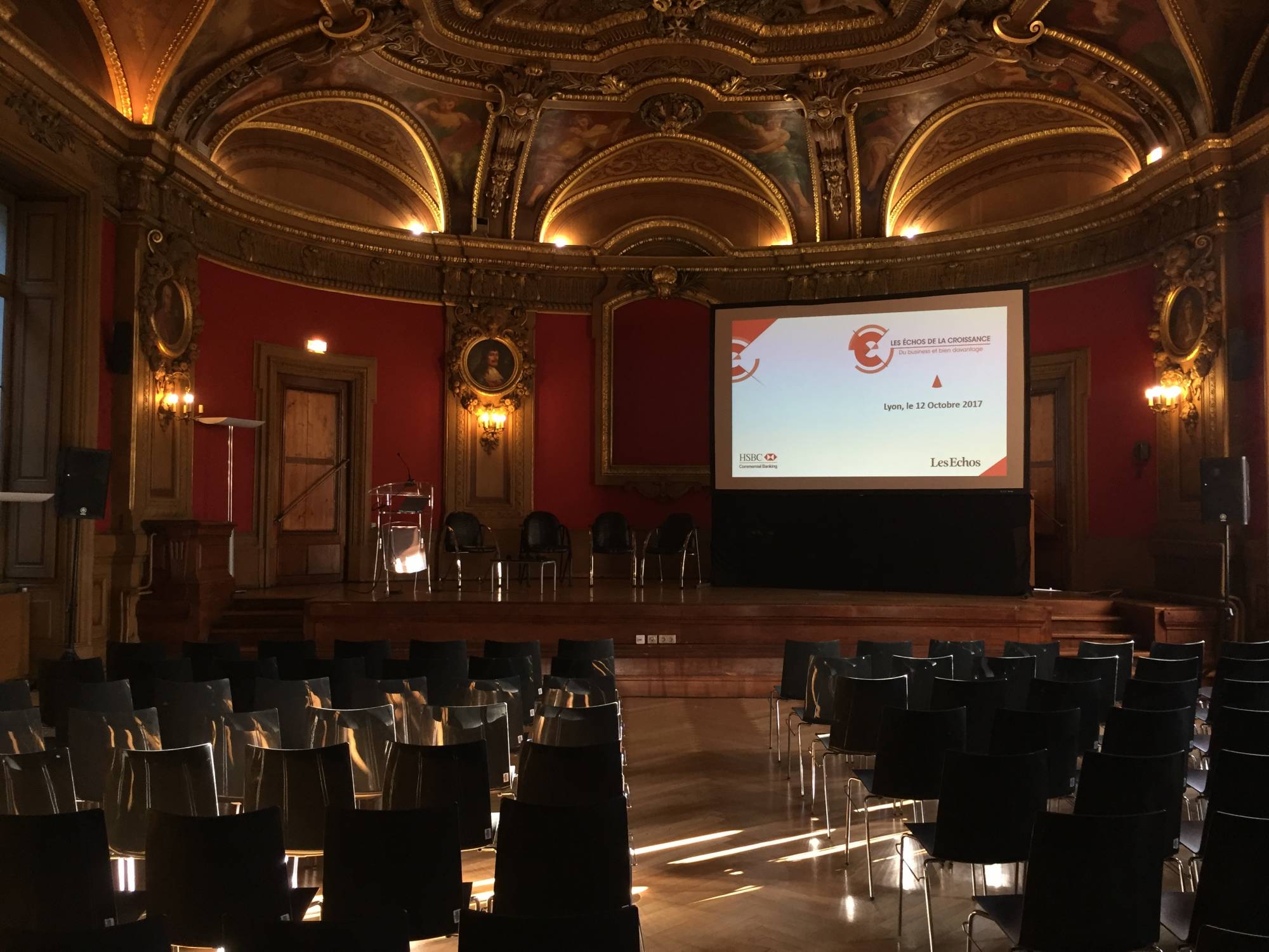 Sonorisation pour le colloque de la banque HSBC dans la salle Tony Garnier au Palais de la Bourse