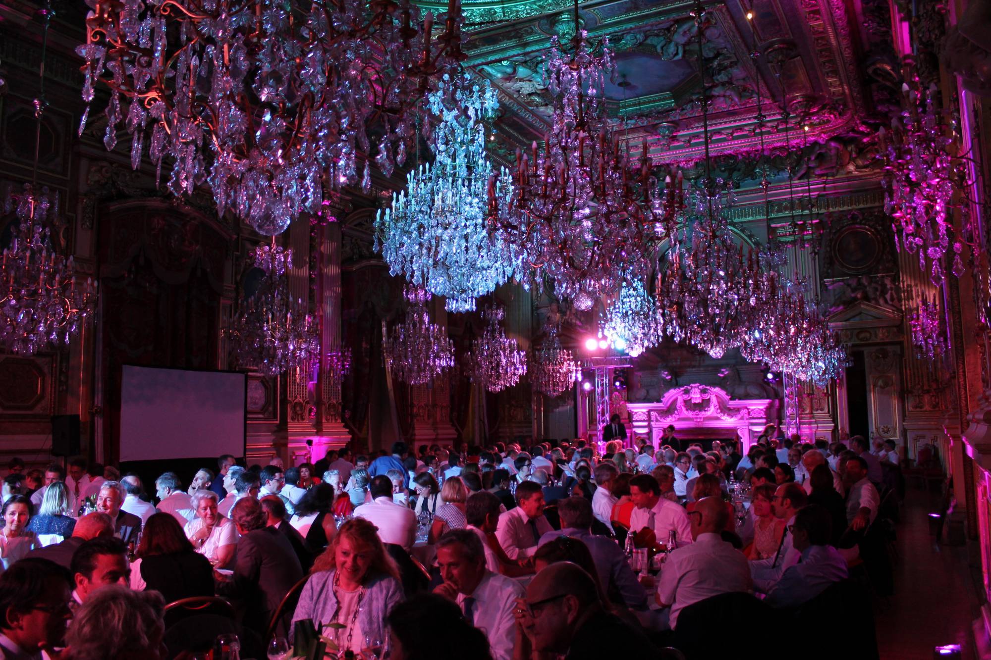 conception et  mise en lumière pour 5ème anniversaire du club international The Lyinc à l’hôtel de Ville de Lyon