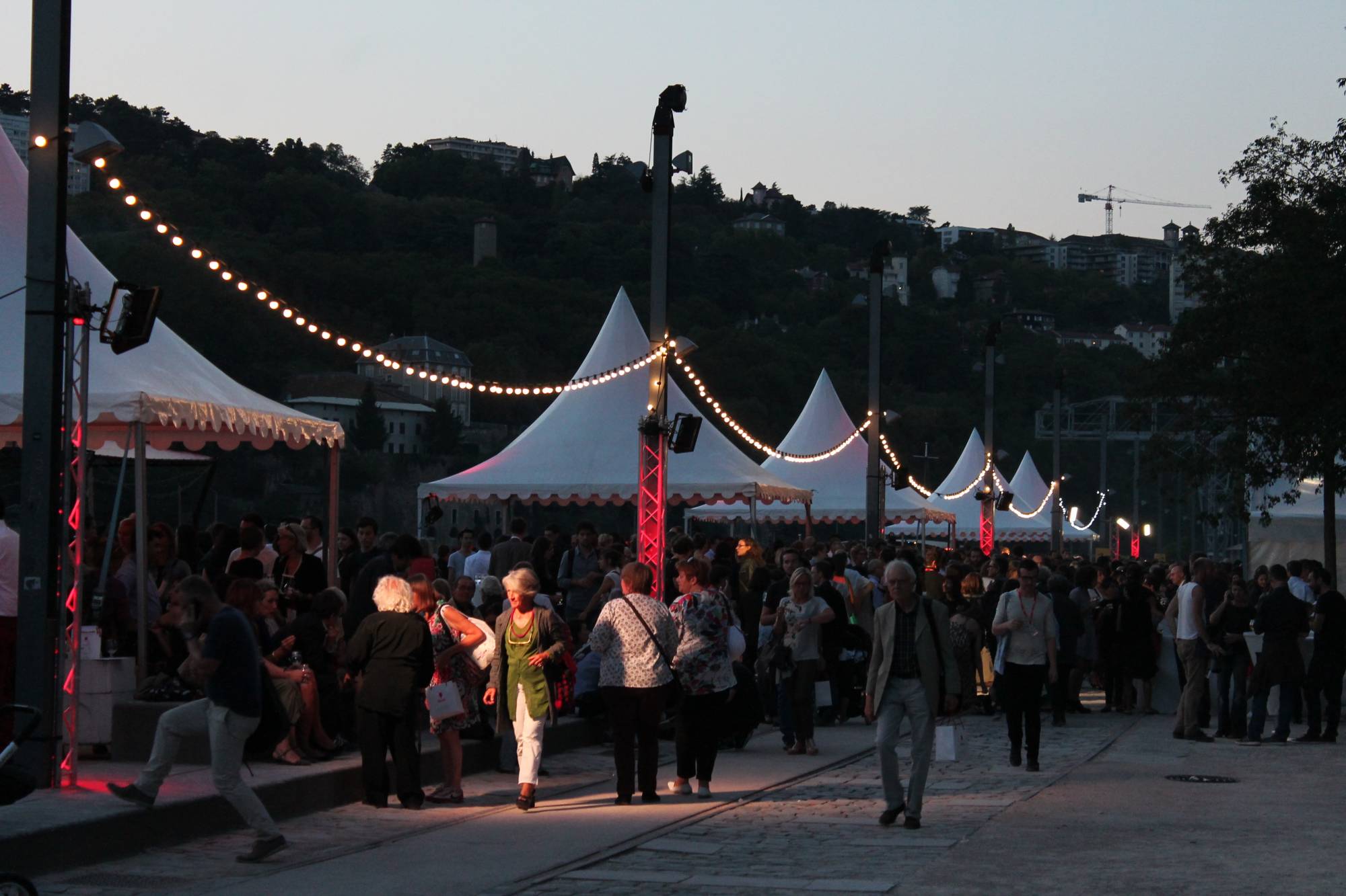 Mise en lumière d'espace extérieur à Lyon