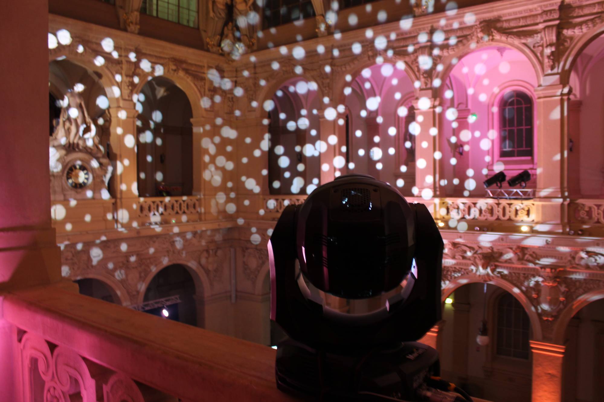 Location lumière pour soirée professionnelle au Palais de la Bourse Lyon