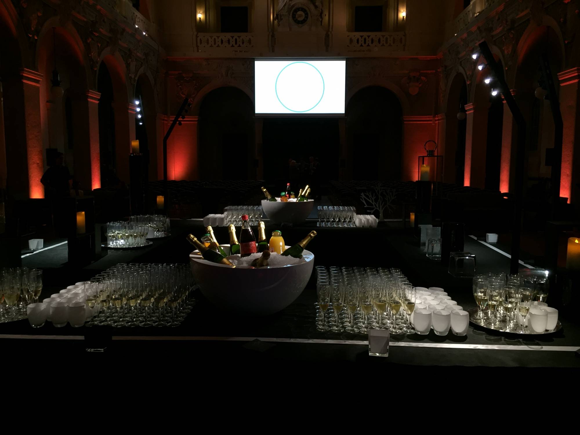 Mise en lumière et sonorisation pour cocktail Rhône-Alpes