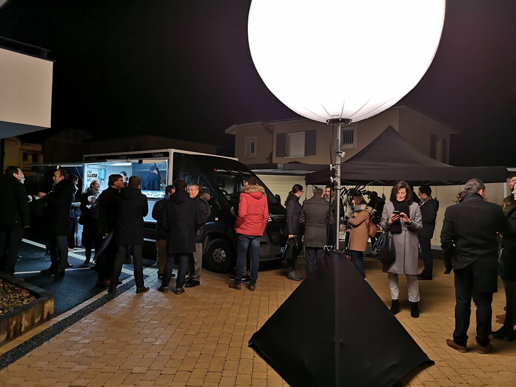 Location ballon lumineux pour inauguration immobilier région Rhône-Alpes