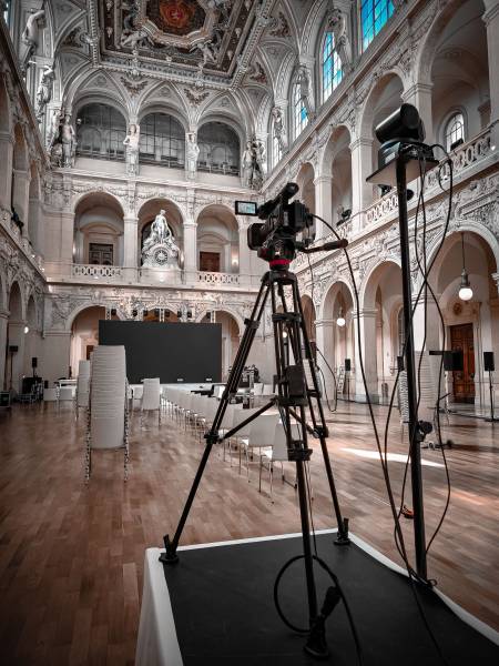 Prestation technique événementiel complète son, lumière et vidéo pour un événement d'entreprise international à Lyon au Palais de la Bourse
