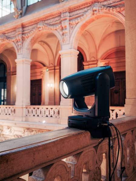 Découvrir notre prestation éclairage et mise en lumière de lieux d'événements