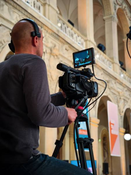 Découvrez les valeurs qui façonnent notre approche technique et humaine dans l’événementiel professionnel