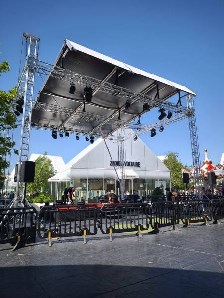 Nos prestations en structure et installation de scène personnalisé