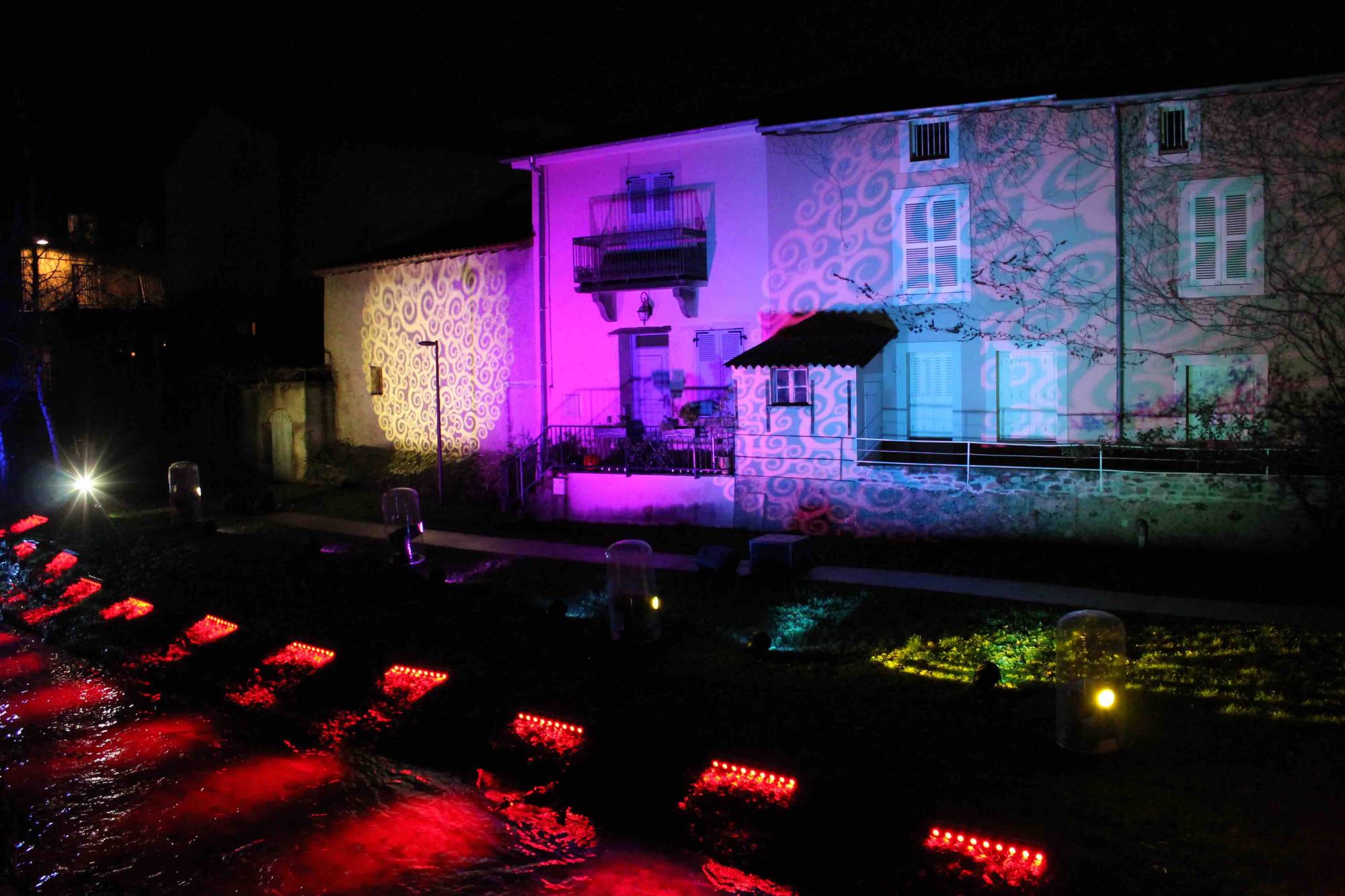 Location lumière et mise en place, dans le cadre de la Fêtes des lumières 2019 à Brignais