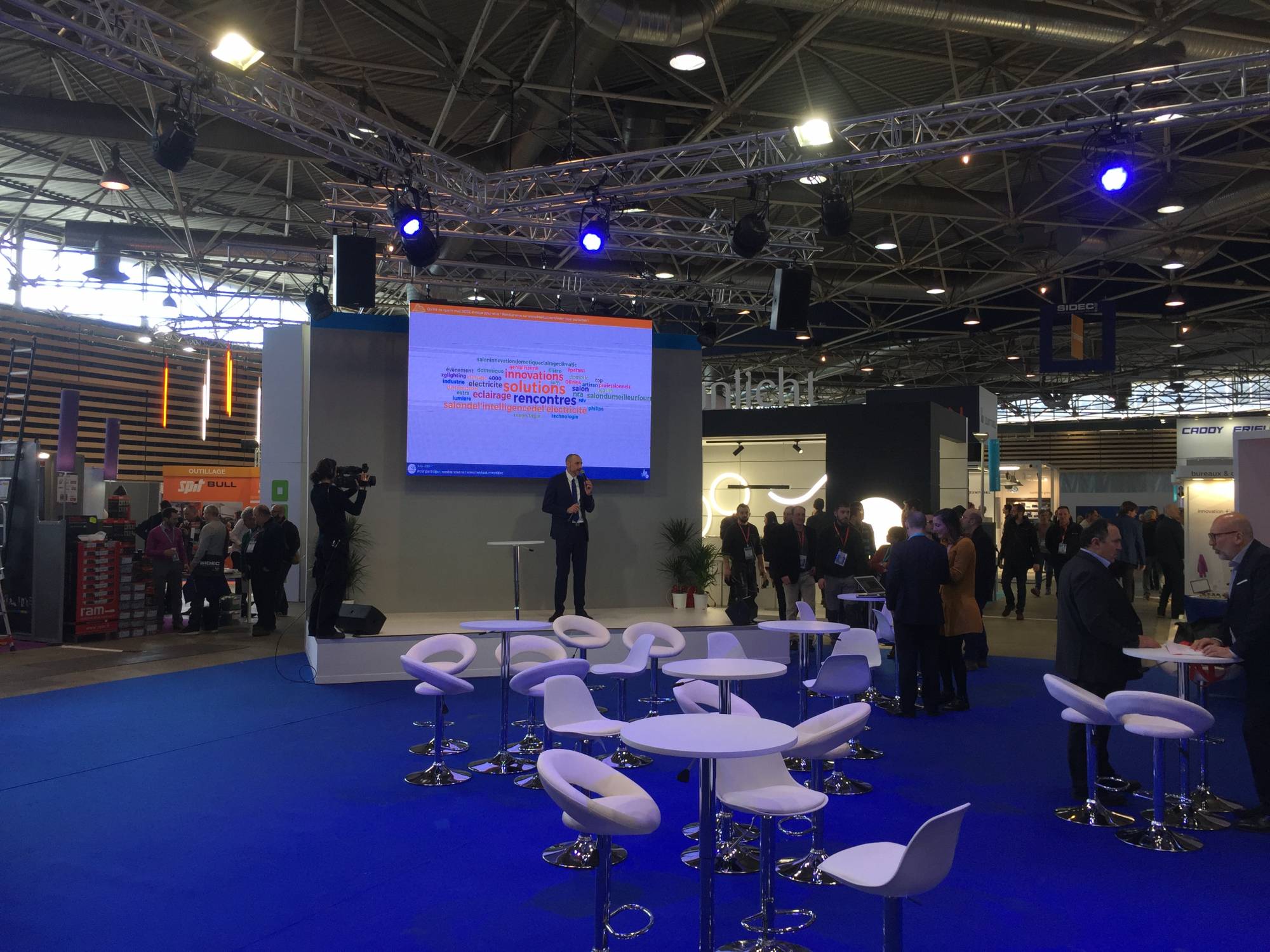 Mise en lumière, vidéo et sonorisation pour le salon SIDEC Lyon