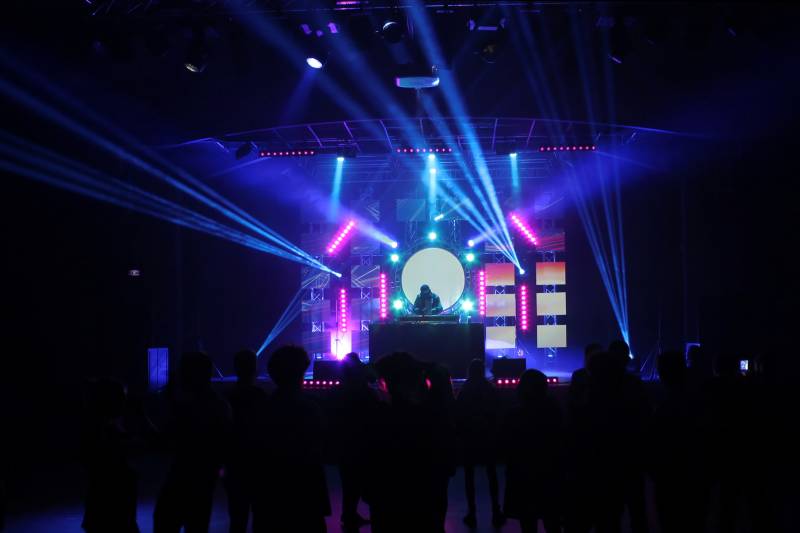 Location matériel son et lumière pour un show