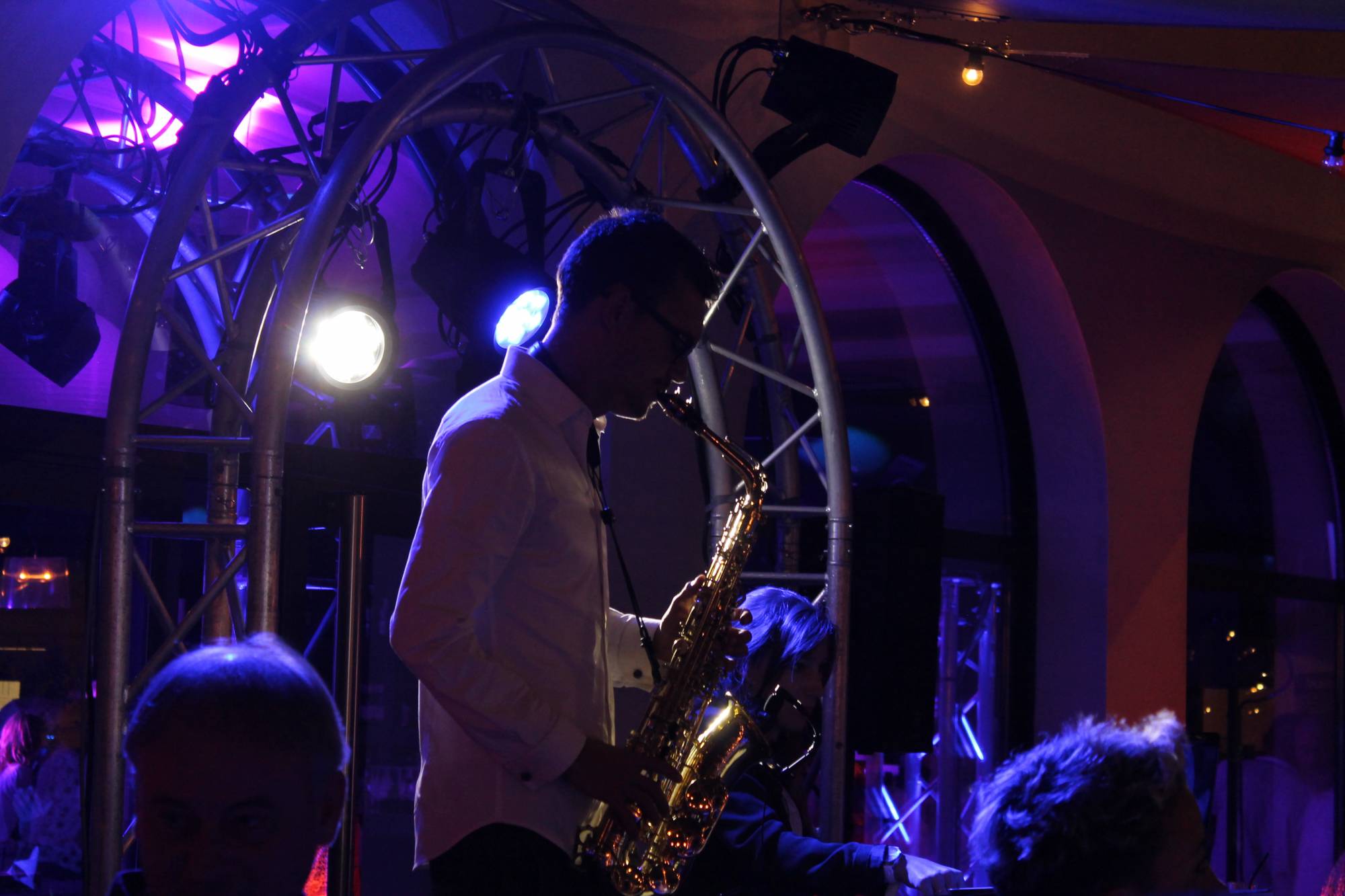 Location éclairage soirée au 1838 Brignais