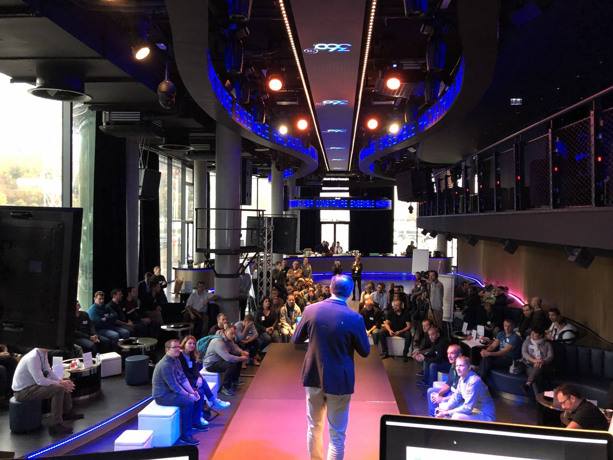 Installations audiovisuelles pour la convention interne de GRDF au Azar à Confluence Lyon 2