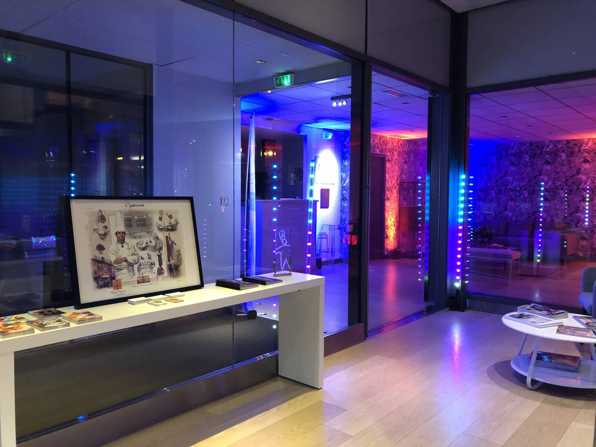 Location tube à led, éclairage sur batterie pour soirée Entreprise à C Gastronomie L&Db