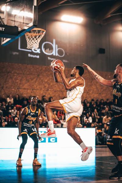 Prestation d'éclairage pour un match de basket à Lyon