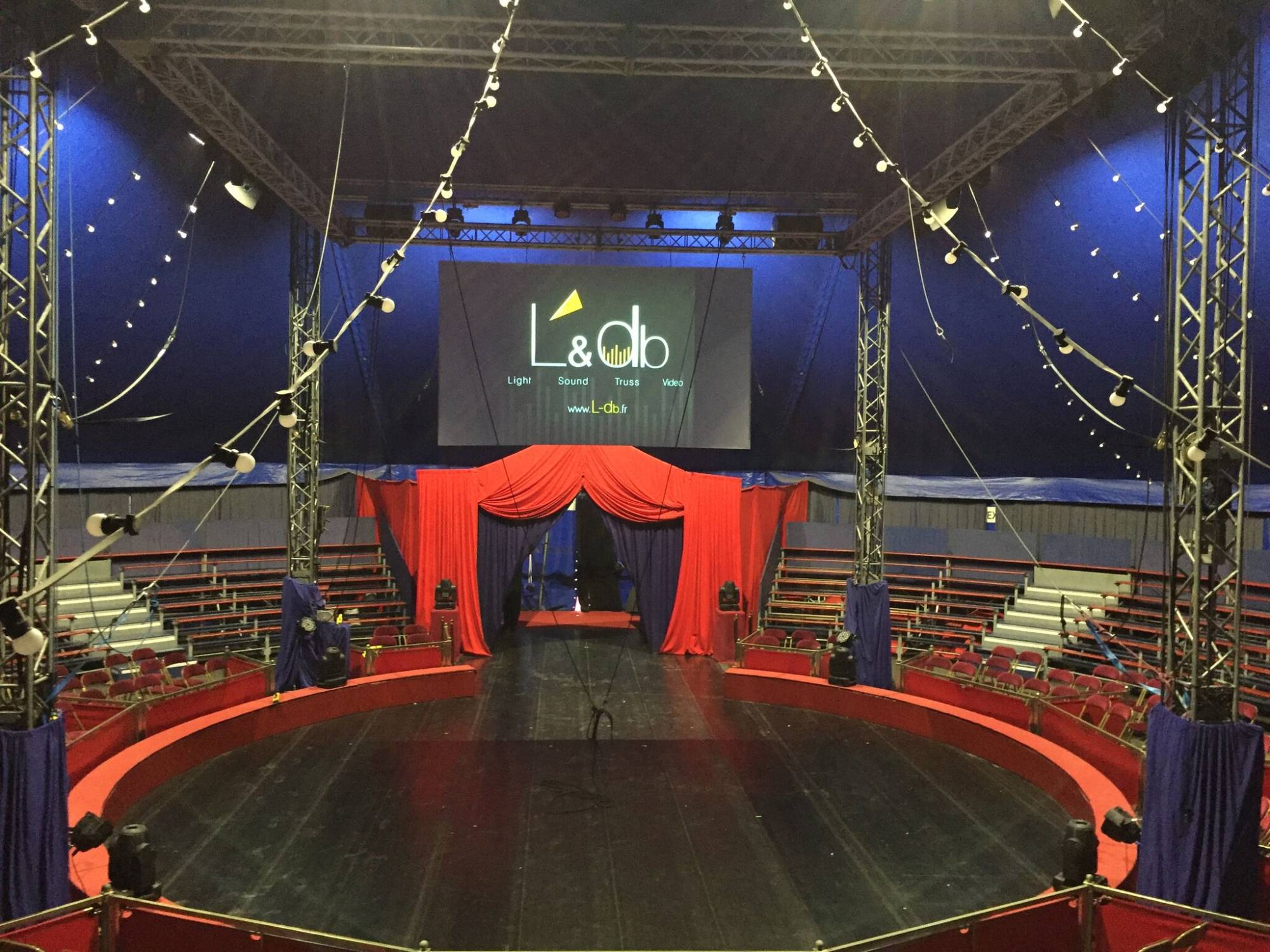 Installation vidéo pour convention privée à Lyon au Cirque Imagine