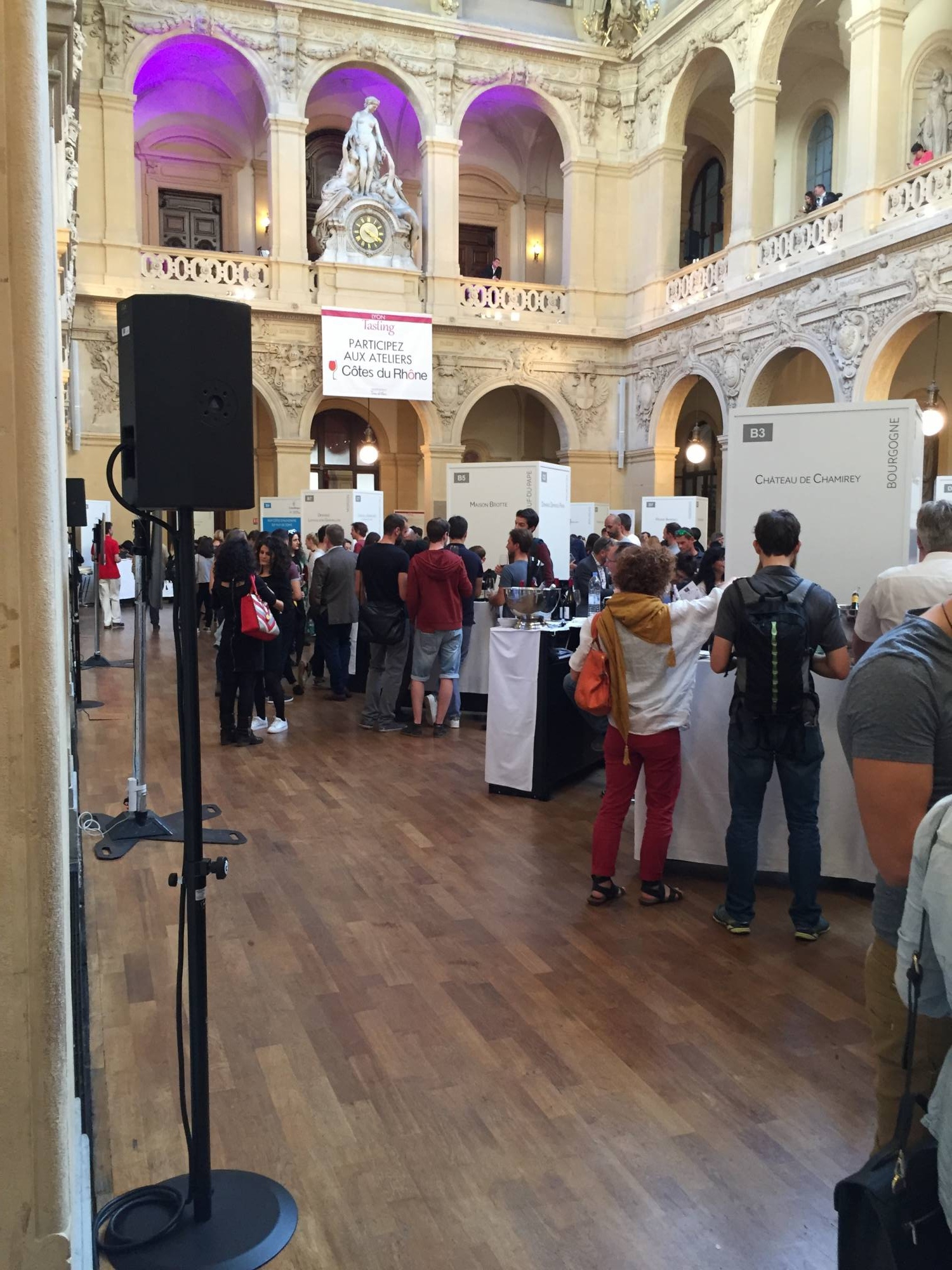 Location d'enceintes amplifiées pour salon à Lyon