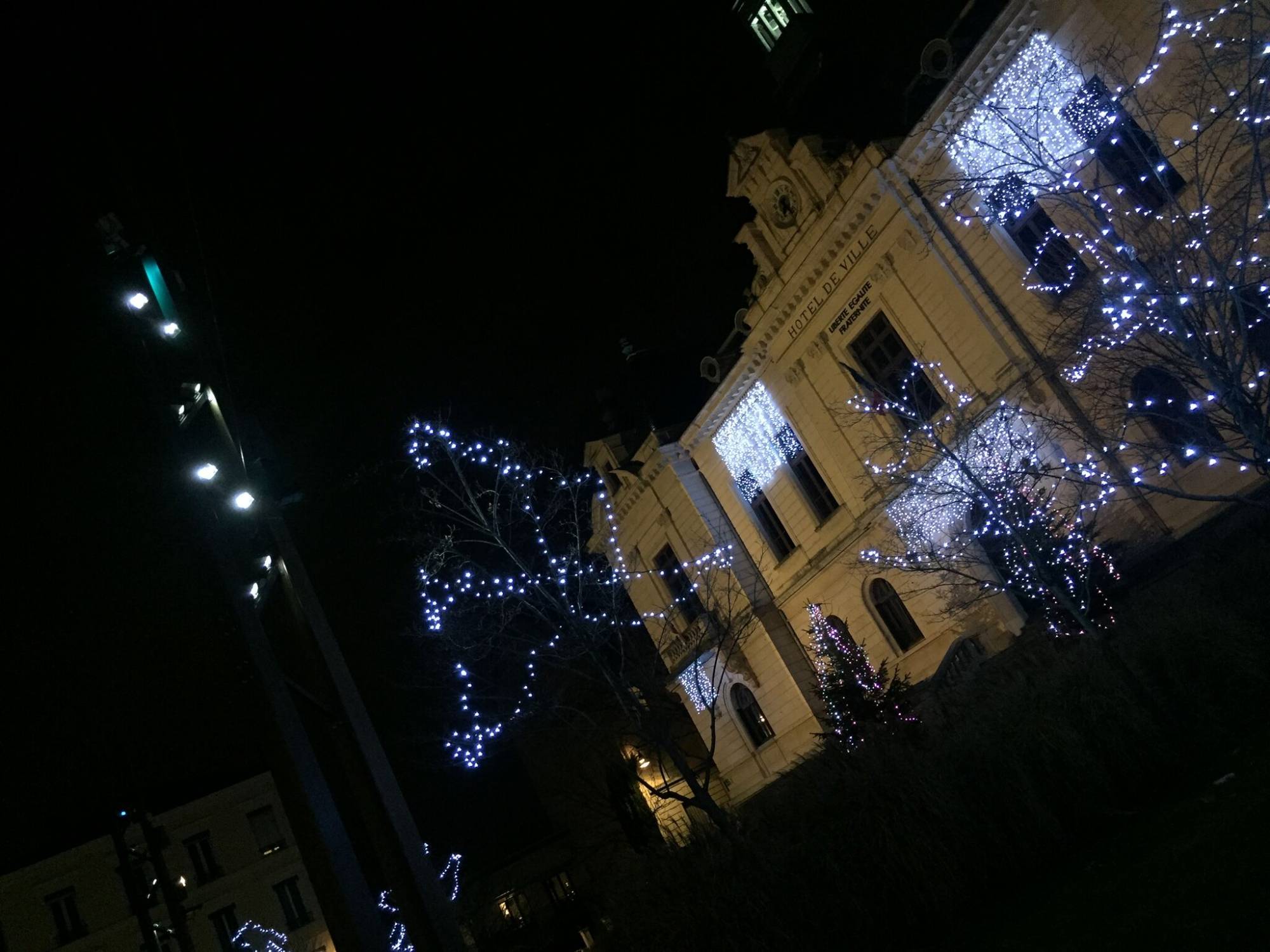 Création d'un programme lumière pour la place de la marie d'Oullins