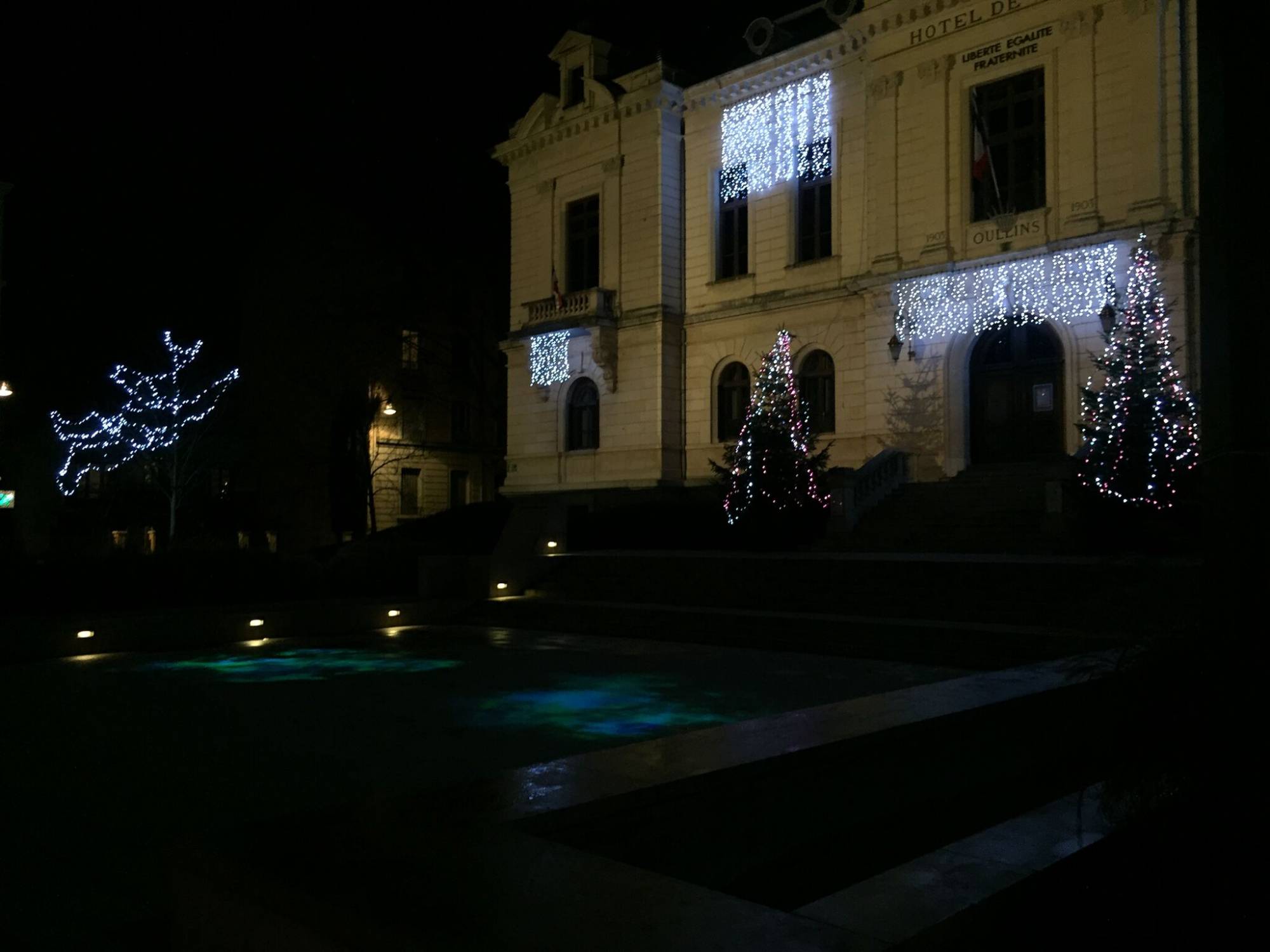 Vérification et maintenance du réseau DMX de l’éclairage de la place de la mairie d’Oullins