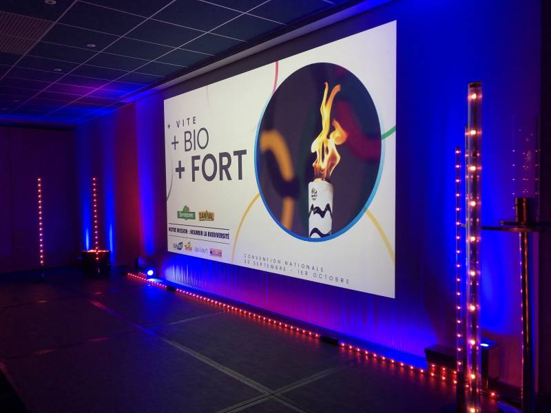 Prestation technique audiovisuelle pour un événement dans un hôtel à Aix les bains