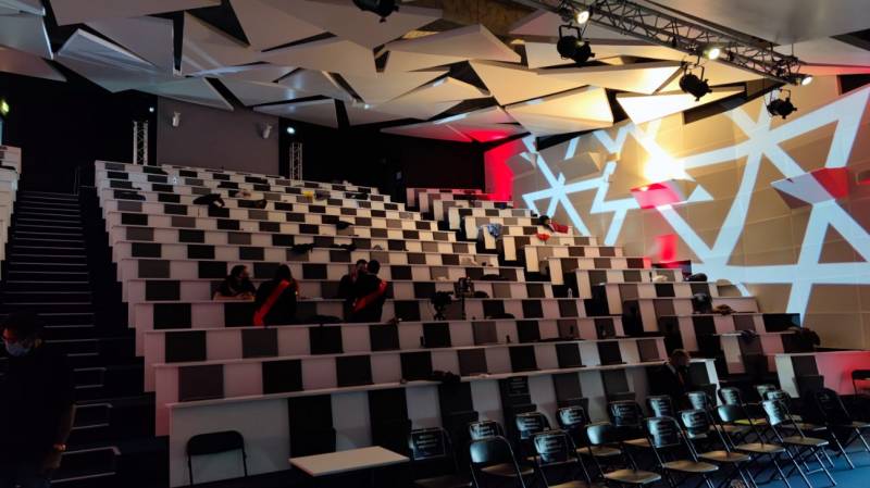 Eclairage d'ambiance de salle pour événement à Ecully proche Lyon