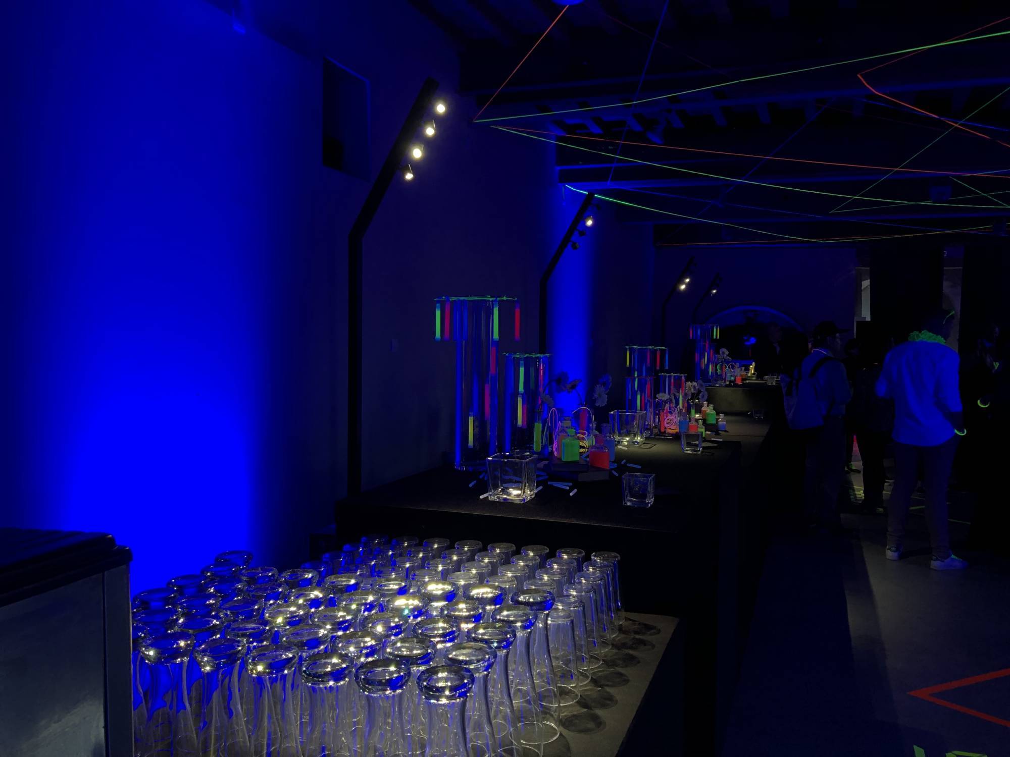 Les clés d’un anniversaire d’entreprise réussi à Lyon, choisir un bon prestataire événementiel sonorisation, lumière et vidéo