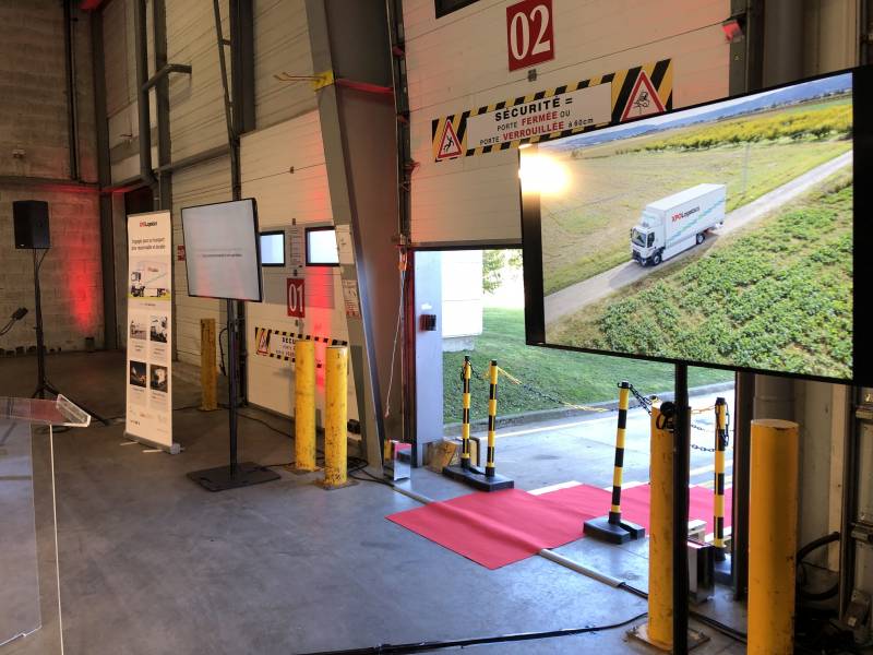 Location d'écran vidéo pour inauguration de véhicule à Lyon