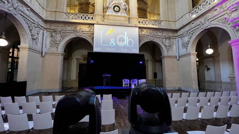 Prestation technique de sonorisation d'un discours, vidéo et éclairage a la CCI Lyon