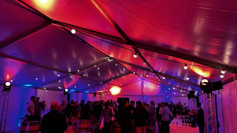 Location d'éclairage pour mise en lumière de chapiteau en Auvergne Rhône Alpes