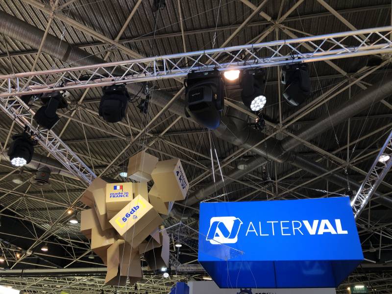 Prestation d'éclairage pour stand à Lyon Eurexpo