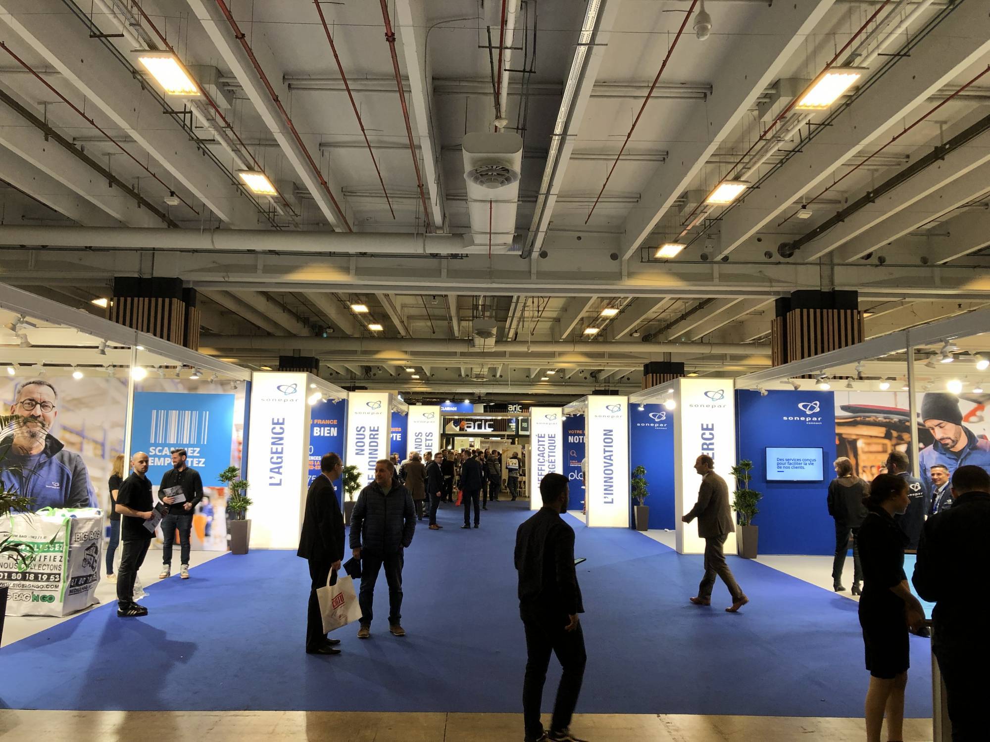 Sonorisation, lumière, vidéo et scène pour le salon SIDEC Paris