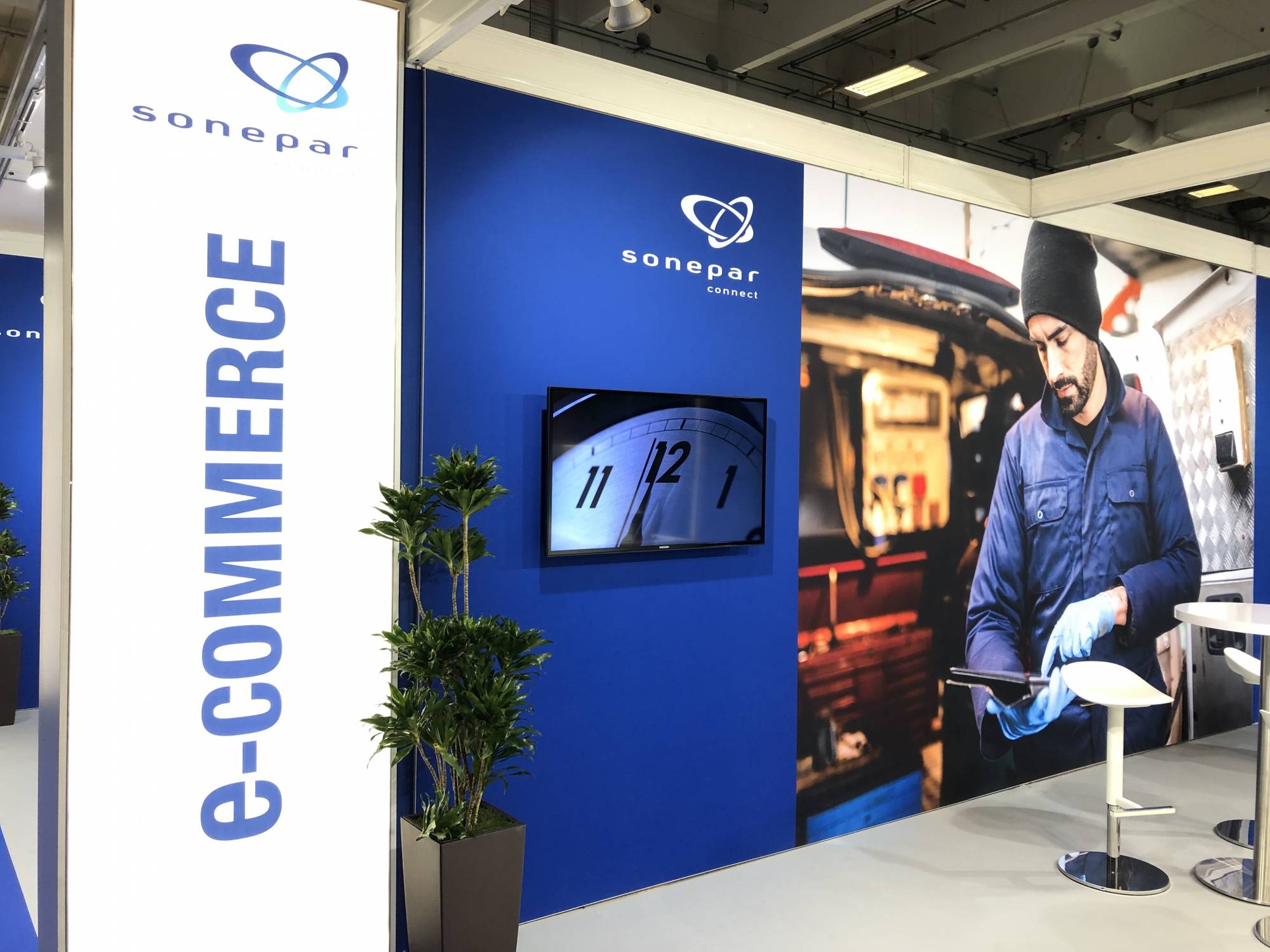 Location écran pour salon professionnel SIDEC Paris Porte de Versailles