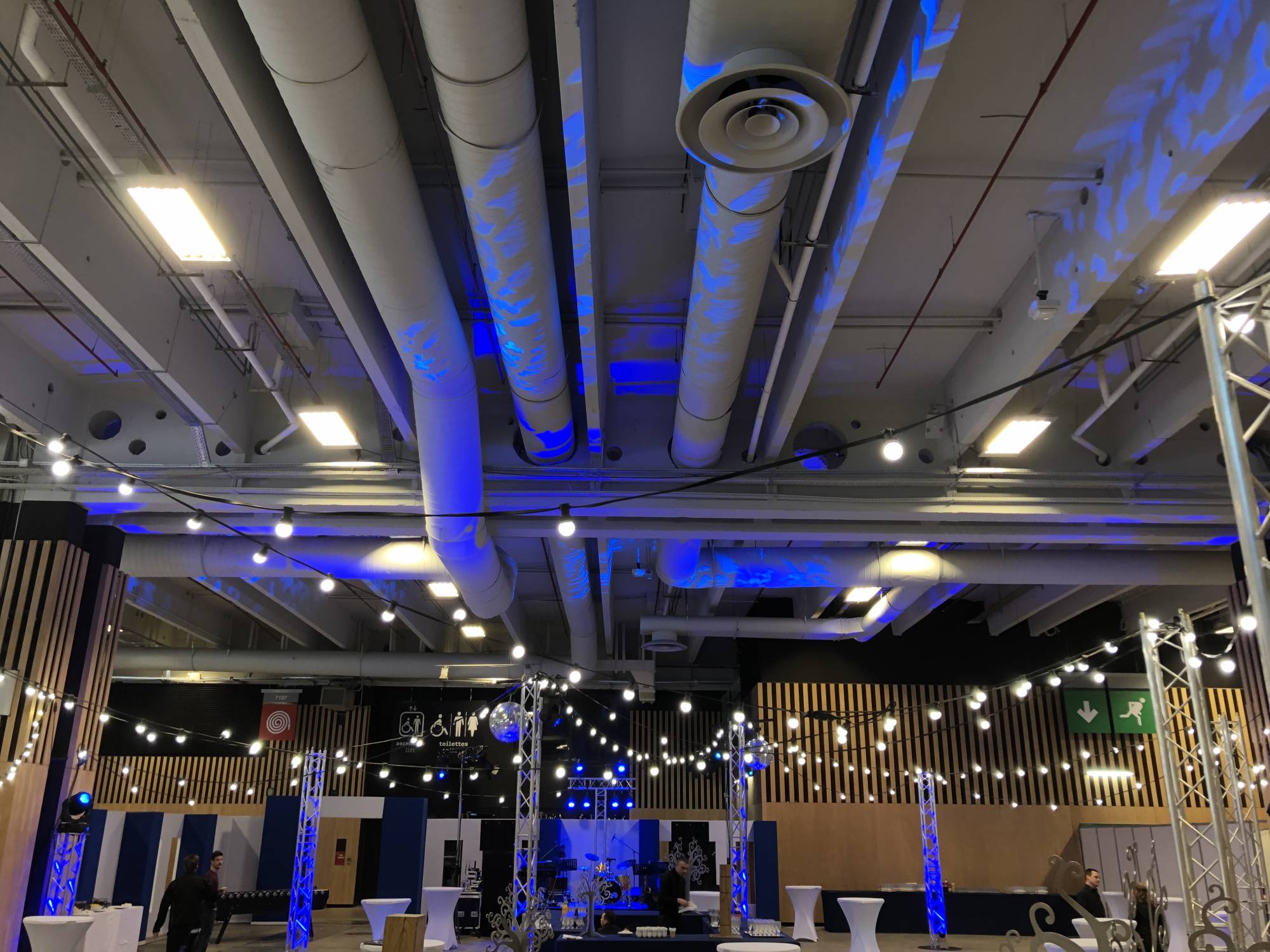 Location guirlande guinguette soirée VIP Salon Paris