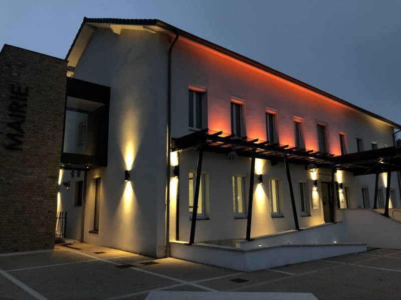 Prestation de programmation lumière pour éclairage de mairie en région Auvergne Rhône alpes